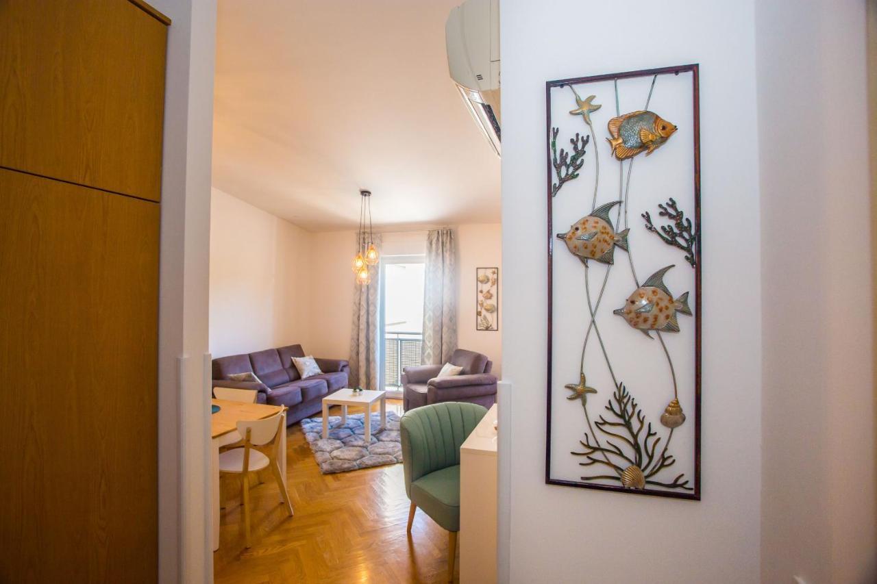 Apartment Dora Near Sea And Center With Private Garage Πόρετς Εξωτερικό φωτογραφία