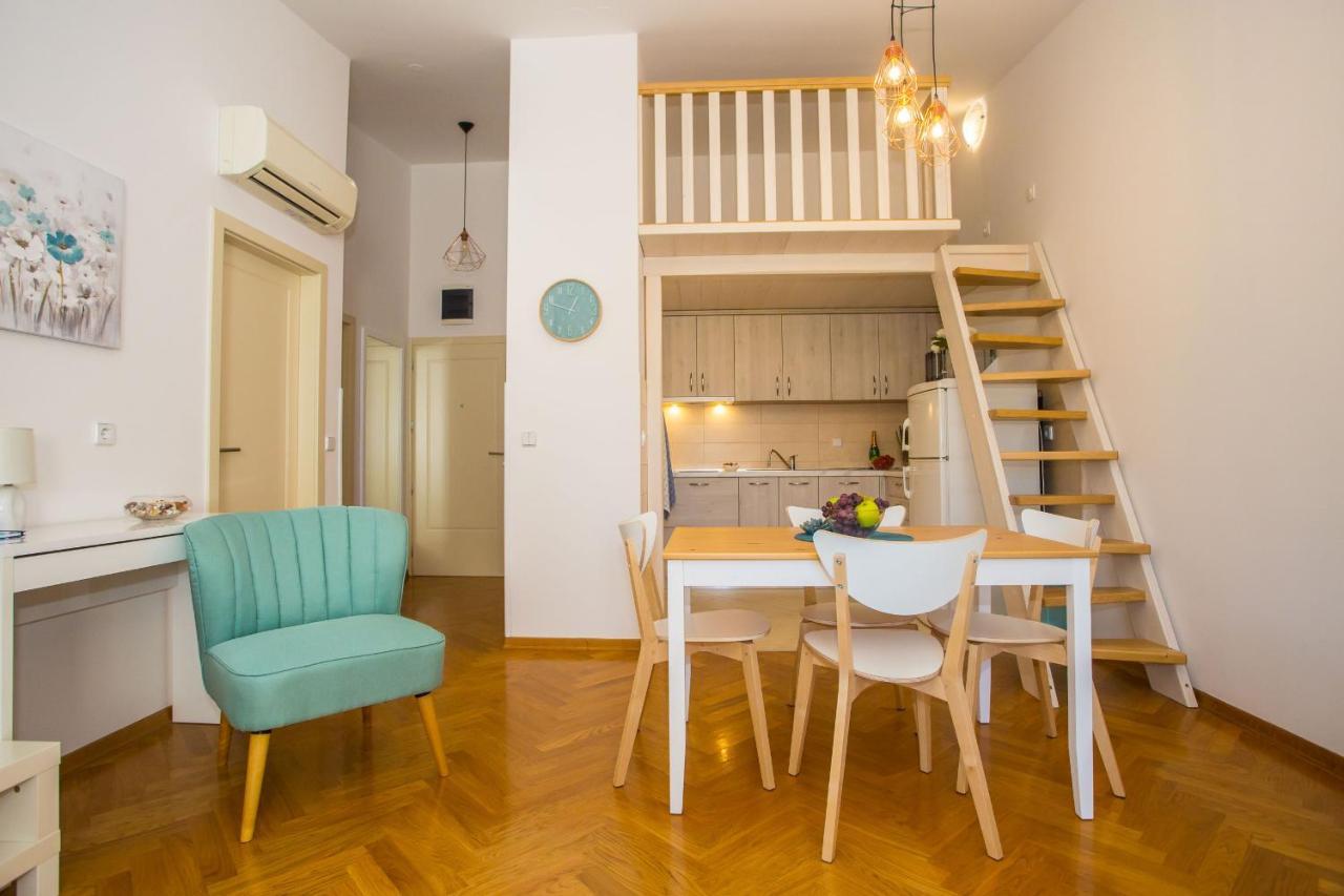 Apartment Dora Near Sea And Center With Private Garage Πόρετς Εξωτερικό φωτογραφία