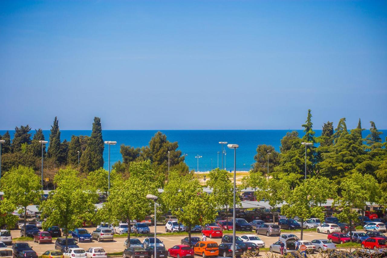 Apartment Dora Near Sea And Center With Private Garage Πόρετς Εξωτερικό φωτογραφία