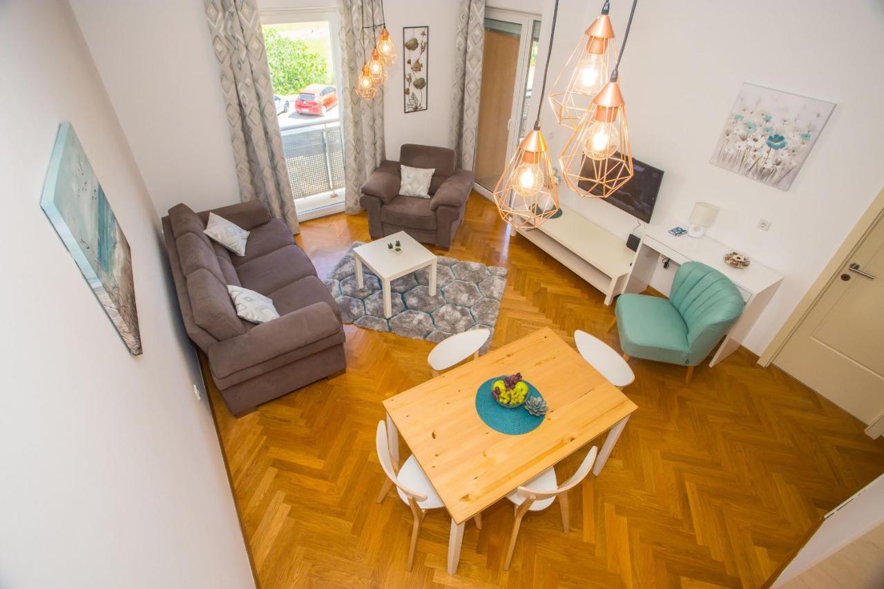 Apartment Dora Near Sea And Center With Private Garage Πόρετς Εξωτερικό φωτογραφία